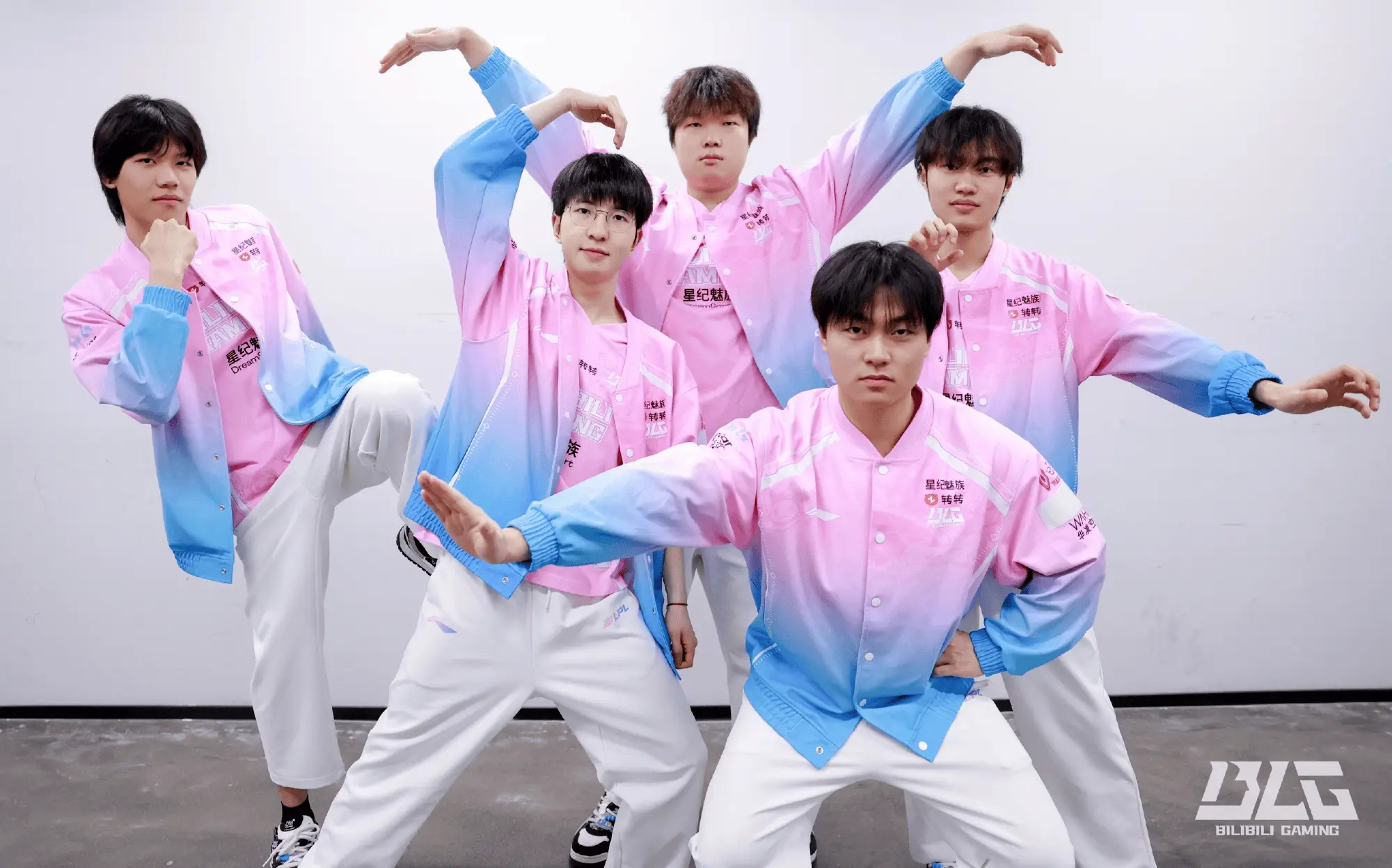 开云体育登录-MAD险胜RNG，Peanut团战一打五鏖战多局小组赛，让粉丝疯狂欢呼