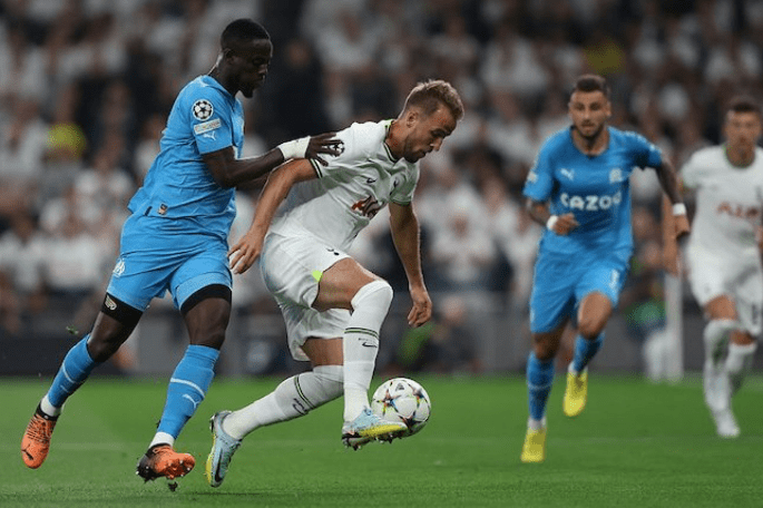 瑞典横扫马赛，苏亚雷斯统治全场