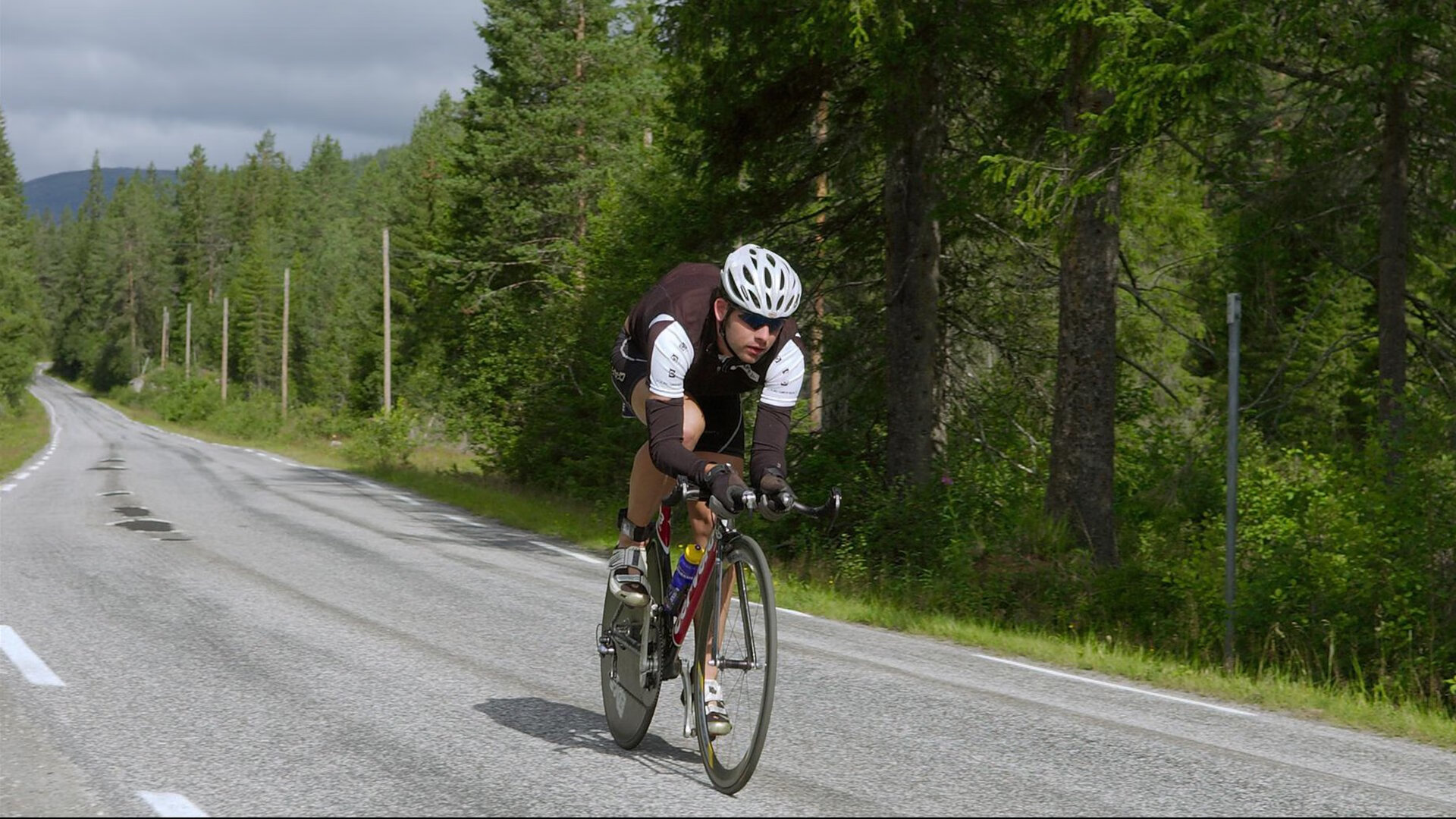 开云下载-F1新赛季揭幕战之夜，罗德里评分拉满的背后，是天才爆发还是体系胜利？
